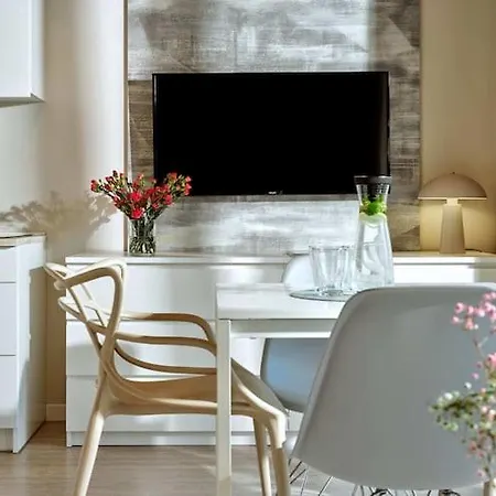 Comfortable 2-room Close To The Lägenhet *