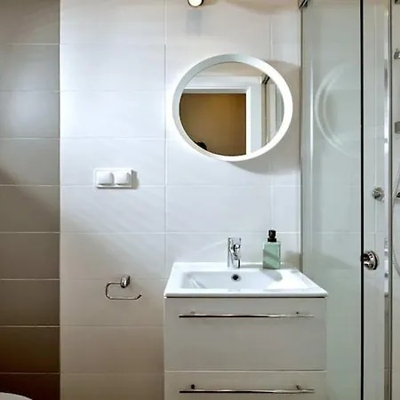 Comfortable 2-room Close To The *